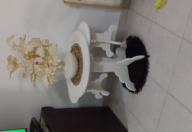 Round Pedestal Table